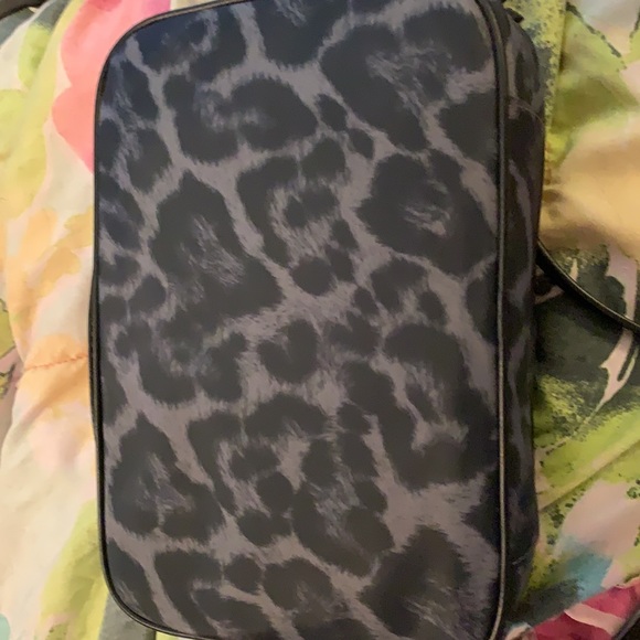 NWOT Michael Kors Beautiful Camera Bag Leopard New fun bag with chain strap. - Picture 6 of 11